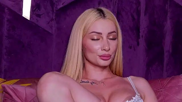 AngieShae webcam