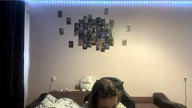 KrystalCarabine webcam