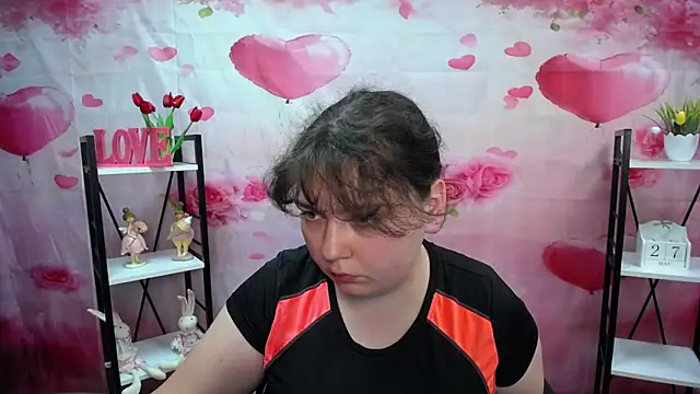 NeonilaLisova webcam