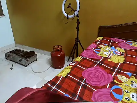 cute_nyra webcam