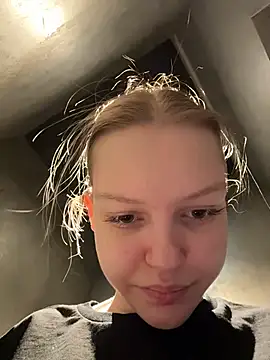 ashleymur (F teen) - naked show