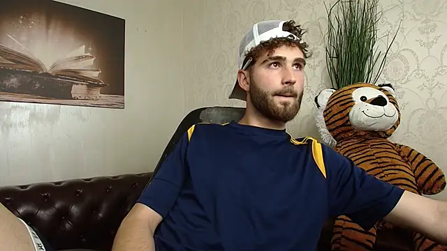 kyloeast (M young) - Cum Show