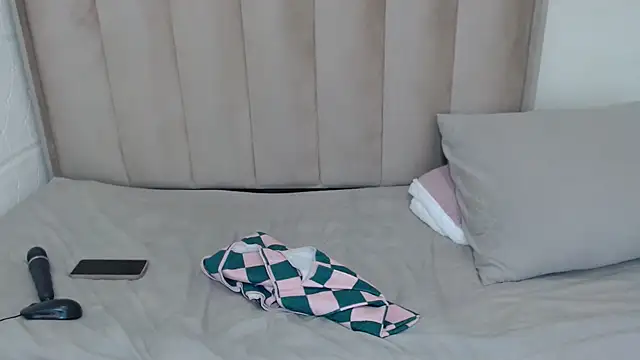 CuteHoney92 webcam