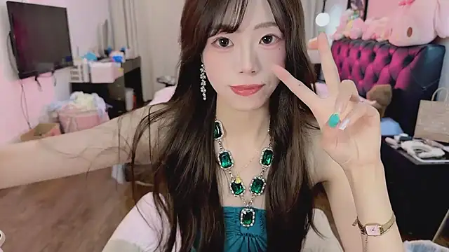 Evacute-top webcam