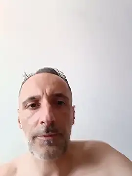 Gioo1990 webcam
