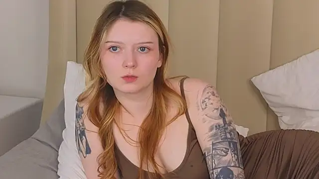 AlyssFrost webcam
