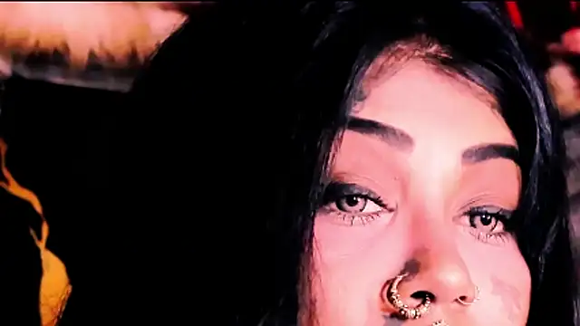 indian_dreamgirl webcam