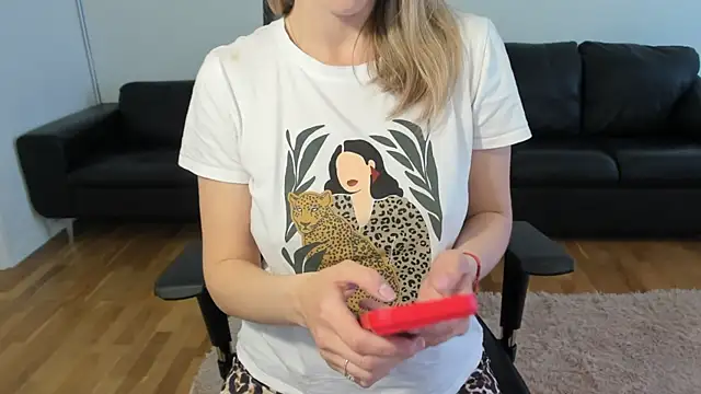 HornyNalia webcam