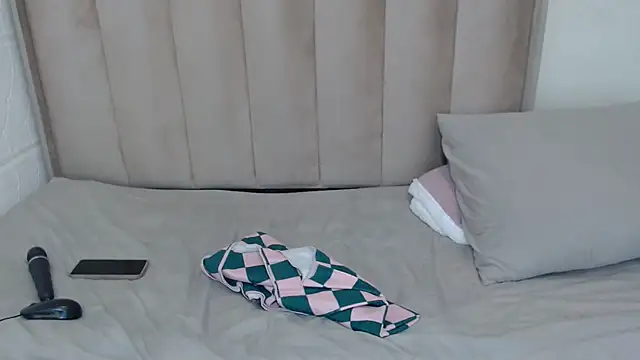 CuteHoney92 webcam