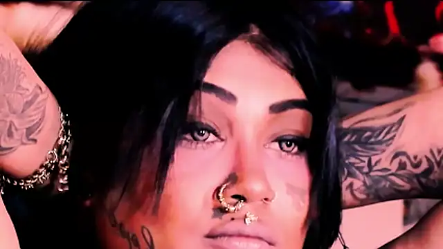 indian_dreamgirl webcam