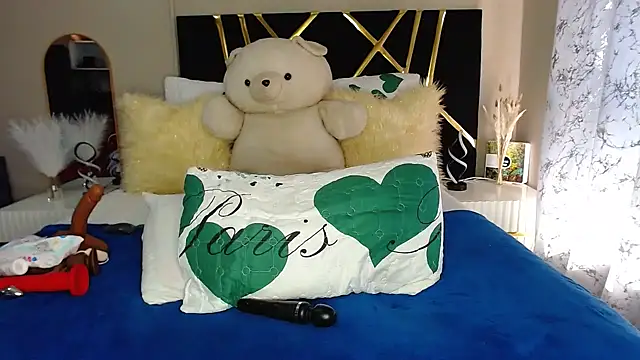 NaughtyMilf_Lilly webcam