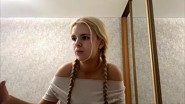 Britney_Calverhends webcam
