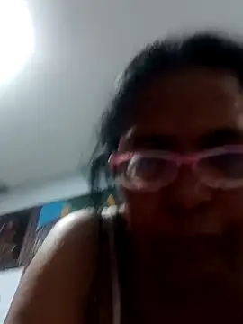 sexymomsn - Sexymomsn's free webcam - UK Sex Cams