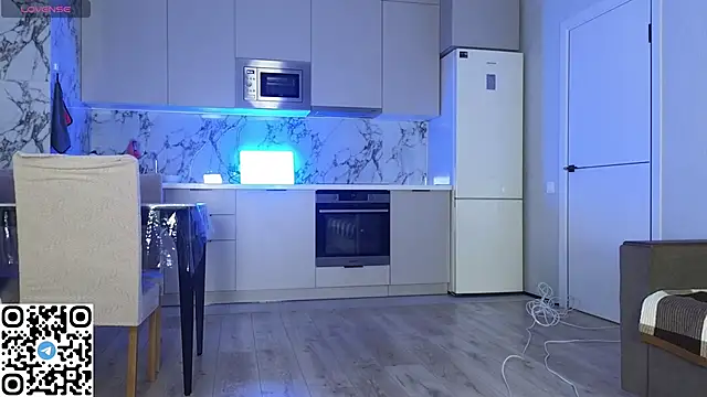 ellie_kimi webcam