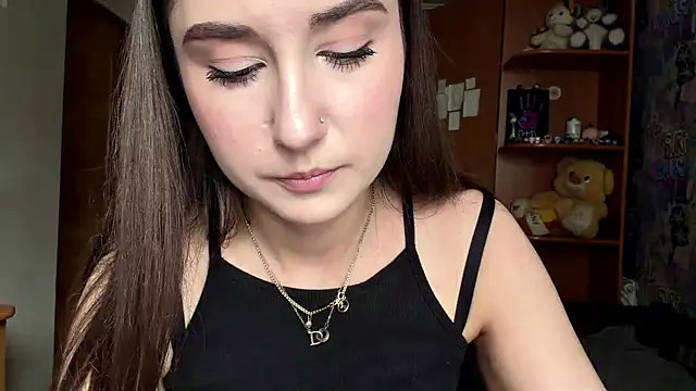 HoneyKittyk webcam