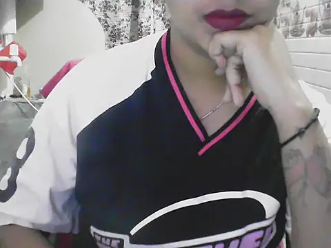 LovingPihu webcam