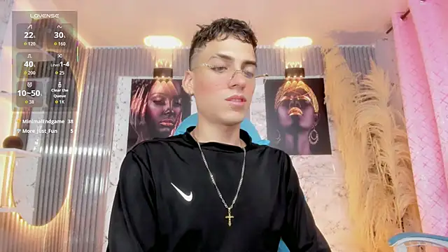 latino_boyy_ webcam