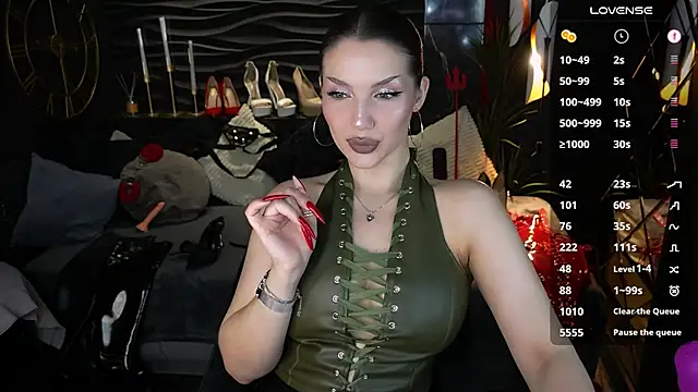 MistressDarsy webcam