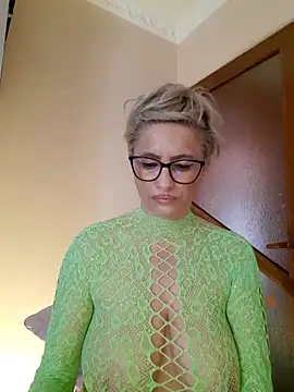 LunaBlaise webcam