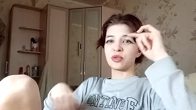 LowkeyIndigo webcam