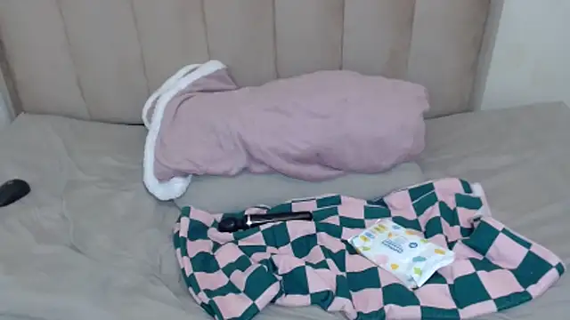 CuteHoney92 webcam
