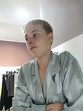 Gussie_Bridie webcam
