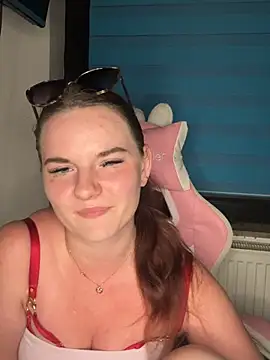 SecretSarah webcam