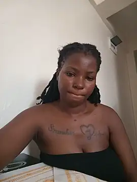 TrishaKalid webcam