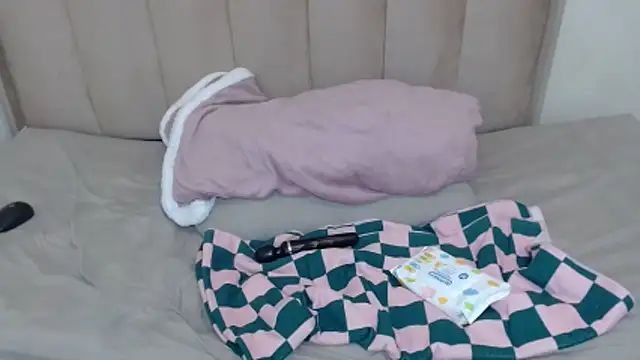 CuteHoney92 webcam