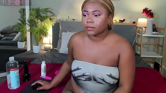 Lady_Brooke webcam