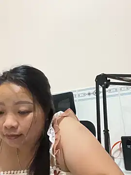 nangchubi - Nangchubi's free webcam - UK Sex Cams