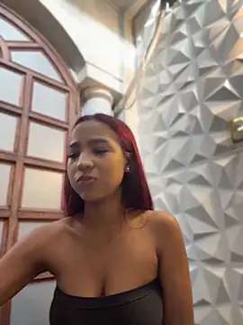 LucyLeah webcam