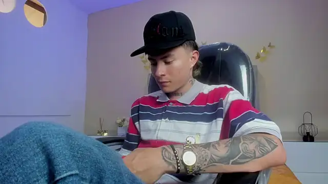 Nascary_Fox webcam