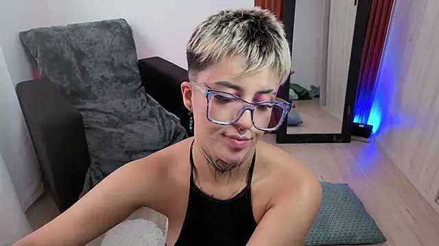Rebeka-baker webcam