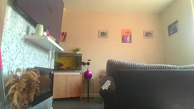 LucyRoseMae webcam