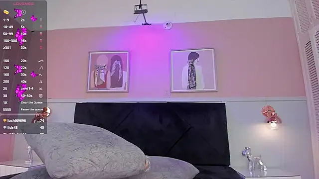 elodie_walker webcam