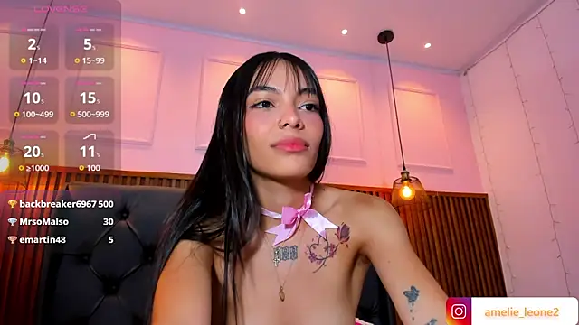 AMELIELEONE webcam