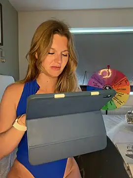 Lilly-Luscious webcam
