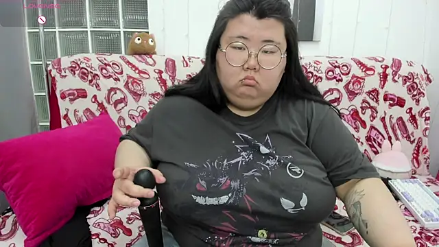 Nadine_asian webcam
