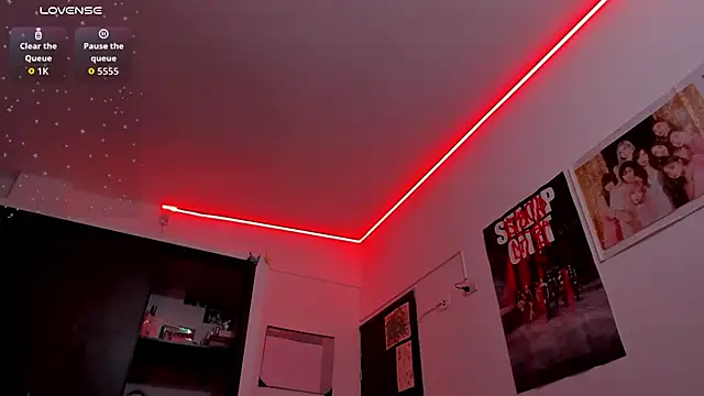 velvet_skyn webcam