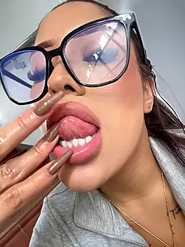 MystiqueXXX webcam
