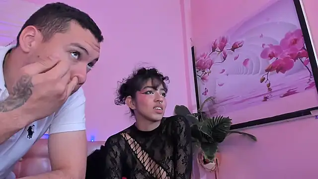Aronandmoli69 webcam