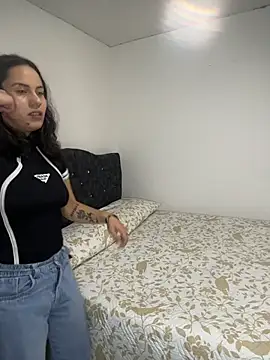 MadisonYoung000 webcam