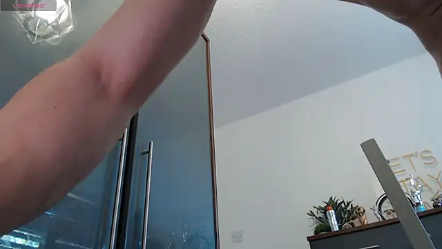 DominantAlex18's live cam
