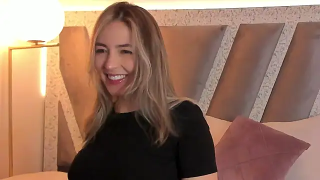 SoophieBlair_ webcam