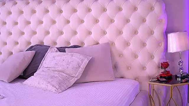LaraDevlin webcam