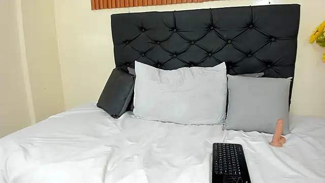 antonellaaferrari - AntonellaaFerrari's free webcam - UK Sex Cams