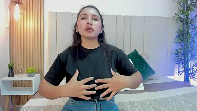 Victoria_Rosee webcam
