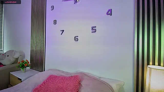 Juliette_Doll_ live sex cam
