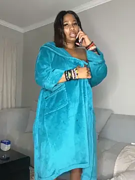 CurvyDesire1